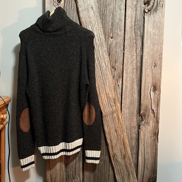 Knitted Roots sweater - Picture 2 of 2